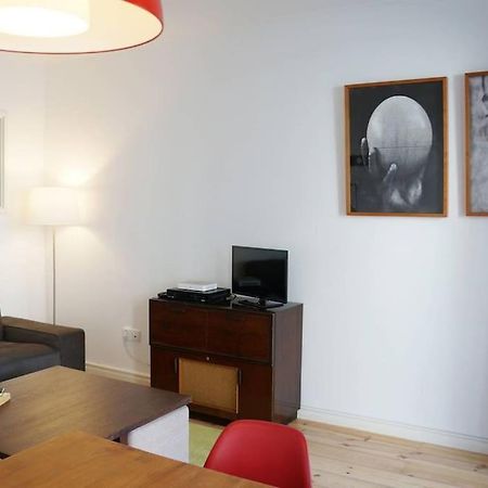 Two Bedroom Apt In Historic Location! Close To The River Lisbon Exterior photo
