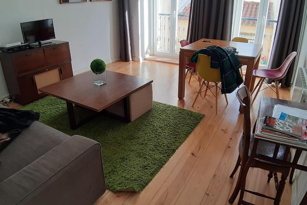 Two Bedroom Apt In Historic Location! Close To The River Lisbon Exterior photo